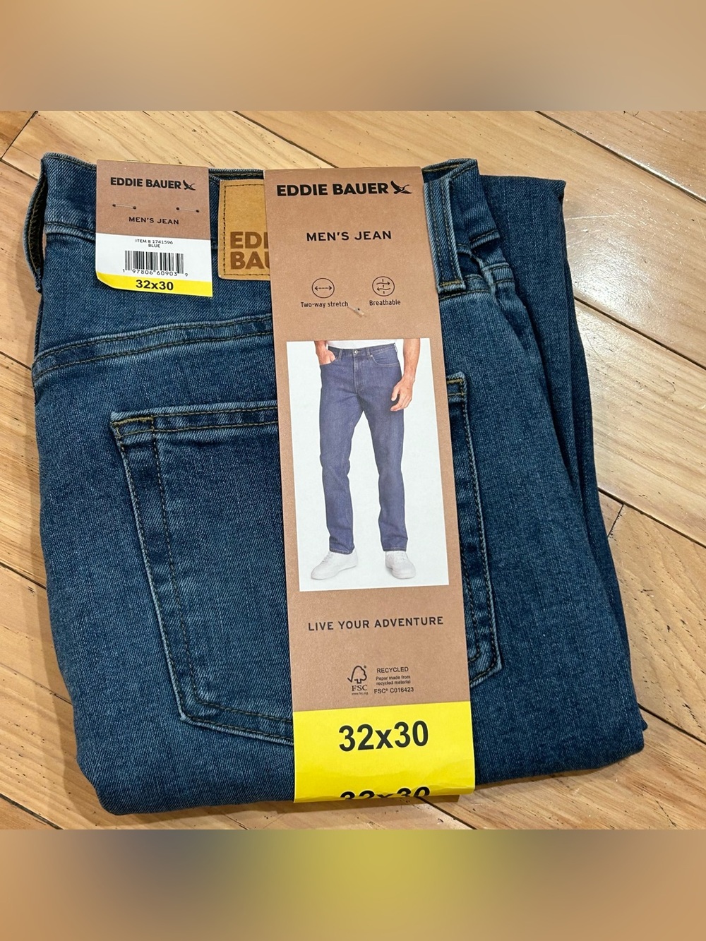 NWT Eddie Bauer Breathable Blue Denim Jeans - Men’s Size 32 x 30